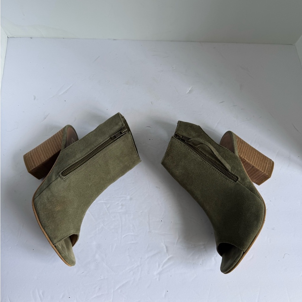 DIBA Zora Side Zip Peep Toe Heel Green Suede Booties size 8.5 - Picture 6 of 13